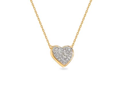 Discreet necklace with a diamond heart